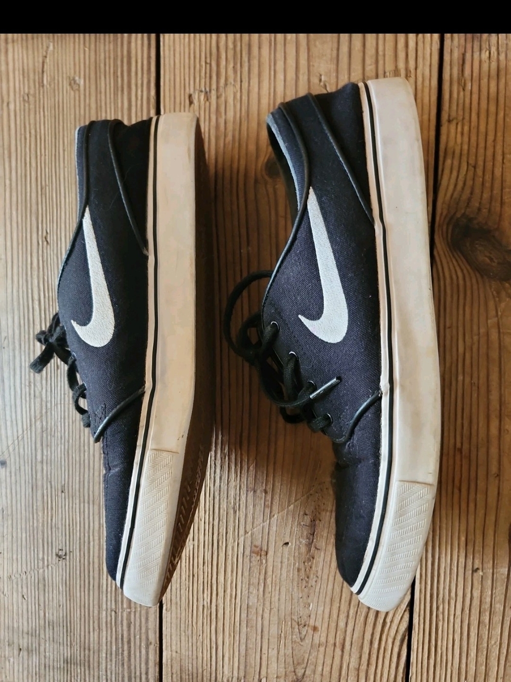 Nike Men’s Black Gum Skateboard Shoes-Stefan Janoski-US 10.5